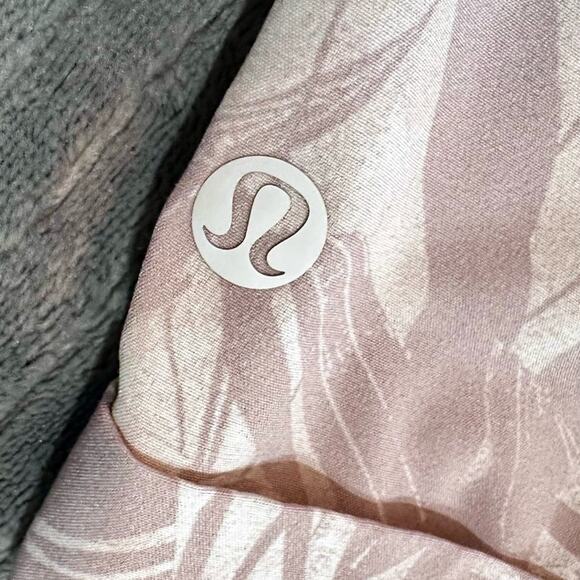 Lululemon casual shorts.  POCKETS! - Picture 6 of 7